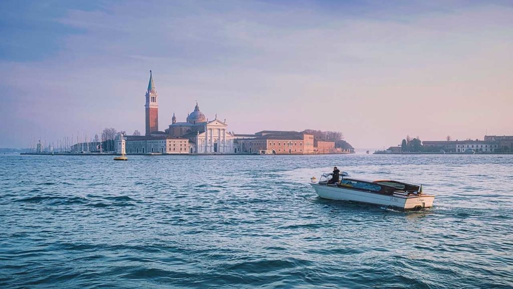 Vaporetto ou Taxi boat? Entenda o sistema de transporte em Veneza!