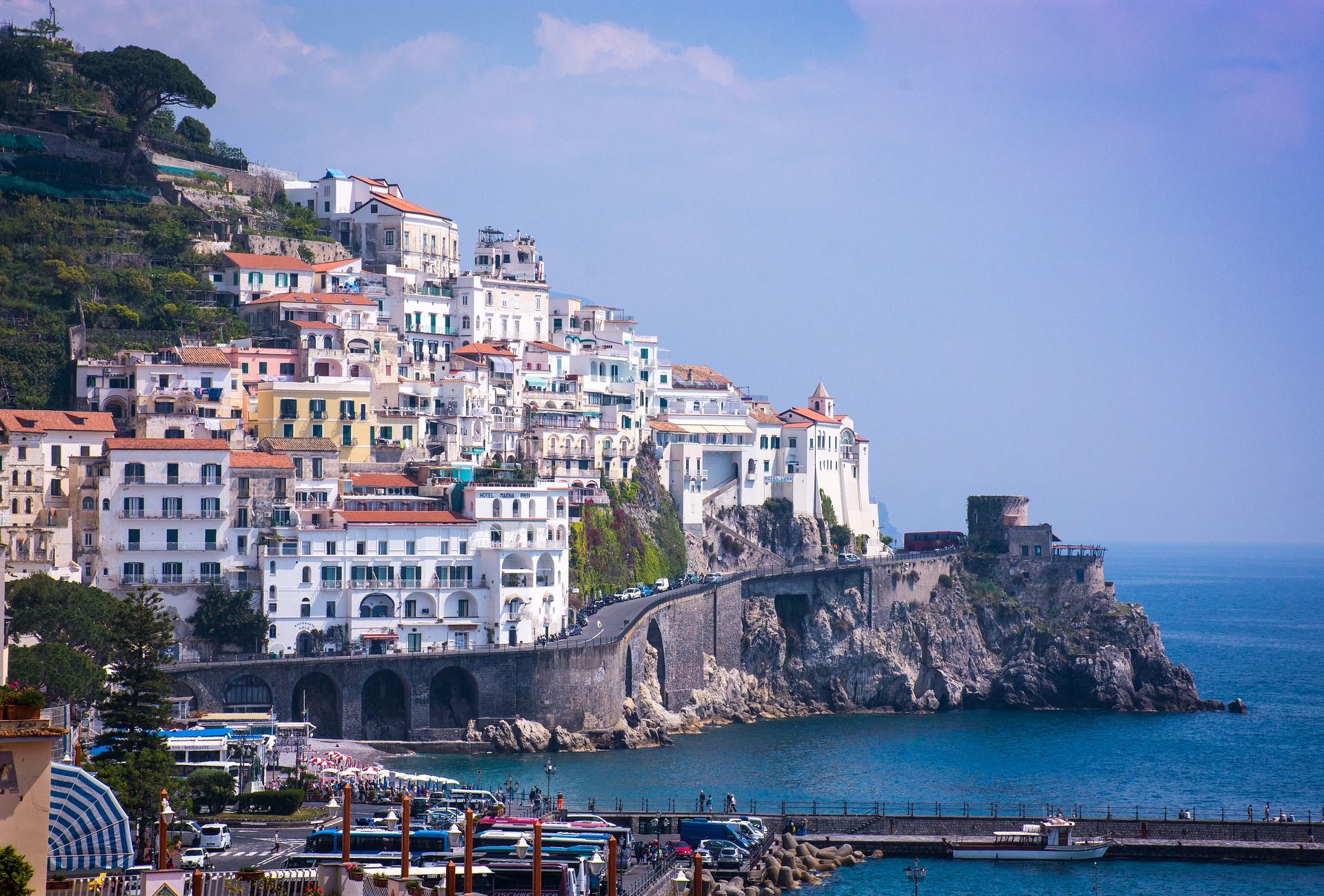 https://transfernaitalia.com/wp-content/uploads/2022/02/costa-amalfitana-campania_19.jpg